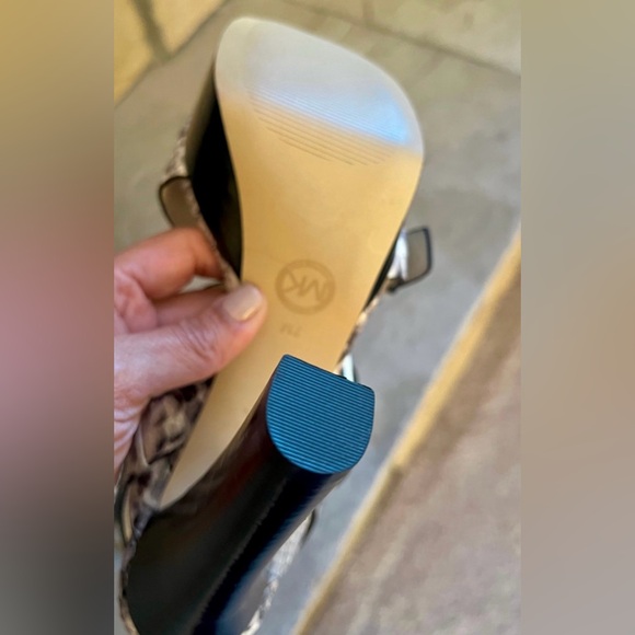 Michael Kors Platform Sandals - Picture 4 of 6